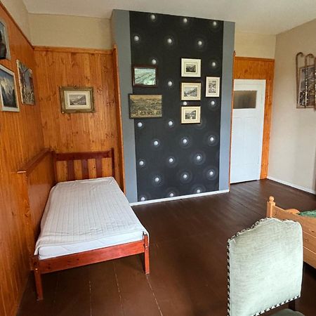 Dom Pod Orlimi Skalami - Blisko Zamku Czocha Apartment Лесна Екстериор снимка