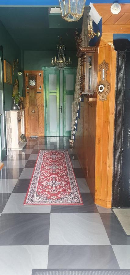 Dom Pod Orlimi Skalami - Blisko Zamku Czocha Apartment Лесна Екстериор снимка