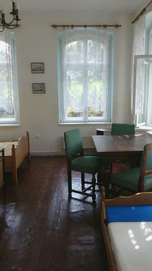 Dom Pod Orlimi Skalami - Blisko Zamku Czocha Apartment Лесна Екстериор снимка