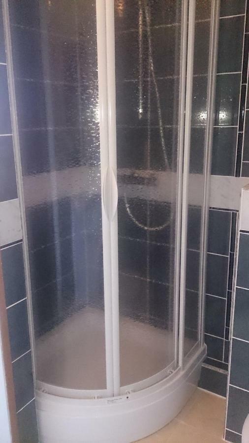 Dom Pod Orlimi Skalami - Blisko Zamku Czocha Apartment Лесна Екстериор снимка